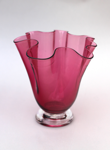 Click to view detail for DB-870 Vase Handkerchief Cranberry $42